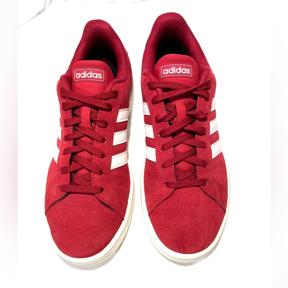 Adidas Grand Court red sneaker Mens size 9. Rarely worn, great condition